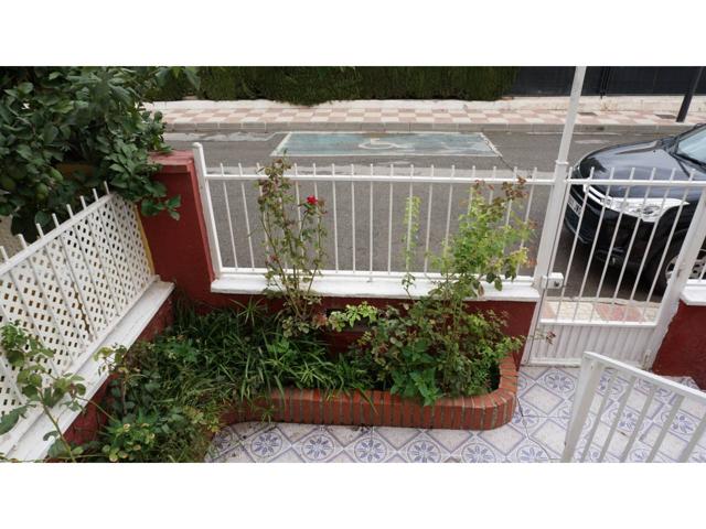 Venta de townhouse en Pinos Puente photo 0