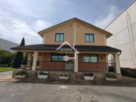 Venta de chalet independiente en Viana photo 0