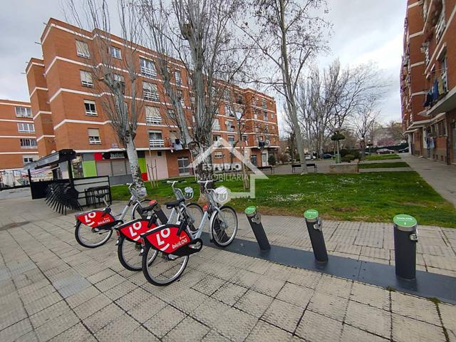 Venta de piso en Varea photo 0