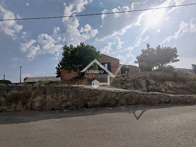 Venta de terreno con naves en Viana photo 0