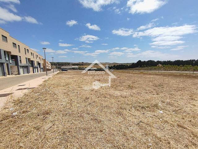 Terreno urbano en venta en Viana photo 0