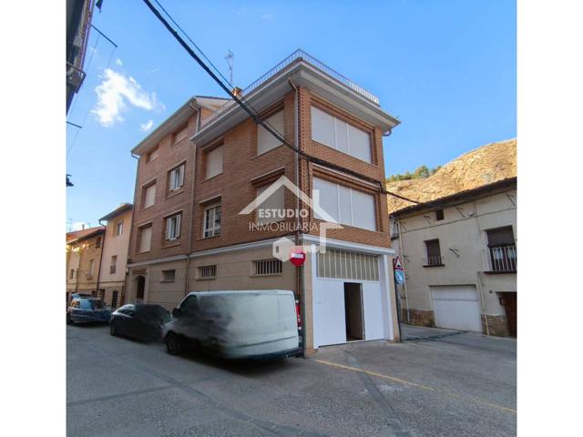 Venta de una espaciosa casa en Lodosa photo 0