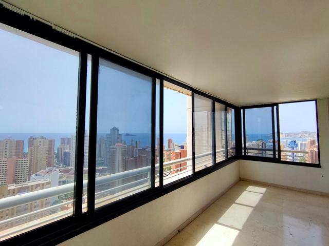 SE VENDE ATICO EN BENIDORM CON VISTAS IMPRESIONANTES photo 0