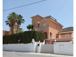 Chalet en venta en L'Alfàs del Pi, situado en la zona de L'Albir photo 0