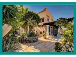 una villa exquisita en San Eugenio photo 0