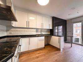PISO DE 114M2 CON PLAZA DE PARKING, TRASTERO Y PISCINA COMUNITARIA photo 0