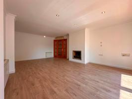 PISO DE 114M2 CON PLAZA DE PARKING, TRASTERO Y PISCINA COMUNITARIA photo 0