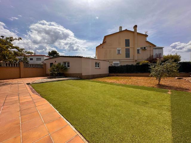 CHALET EN VENTA EN MANRESA EN UNA ÚNICA PLANTA DE 103M2 Y SOLAR DE 449M2 photo 0