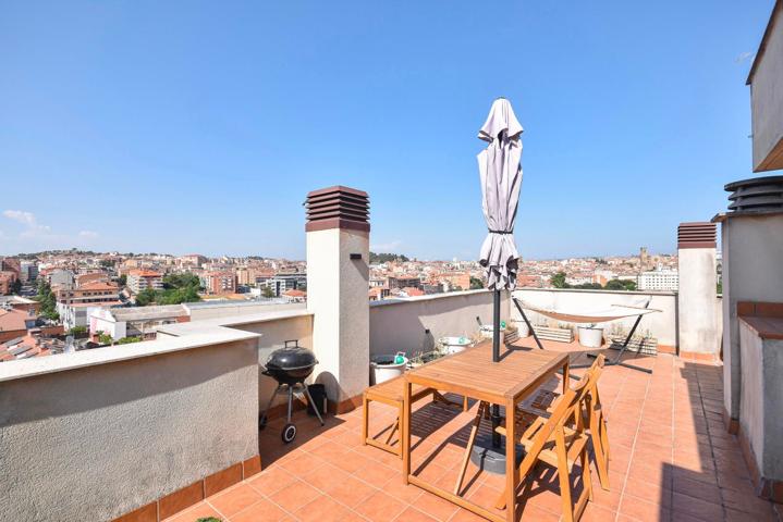 FANTÁSTICO Y ÚNICO DÚPLEX EN MANRESA DE 118M2, GRAN TERRAZA, PK Y TRASTERO photo 0