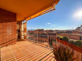 EXCLUSIVO DÚPLEX DE 247 M2 SITUADO A 5 MINUTOS DEL CENTRO DE MANRESA photo 0