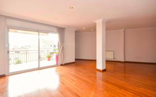 EXCLUSIVO DÚPLEX DE 247 M2 SITUADO A 5 MINUTOS DEL CENTRO DE MANRESA photo 0