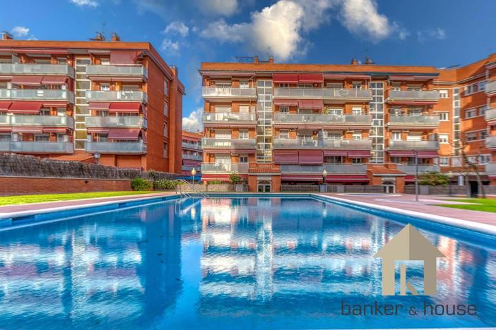 Ático con terraza, piscina y parking para entrar a vivir.  photo 0