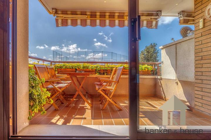 Junto al Ajuntament, 120m, 4 hab, 2 plazas parking, terraza 12m, orientado al Suroeste. photo 0