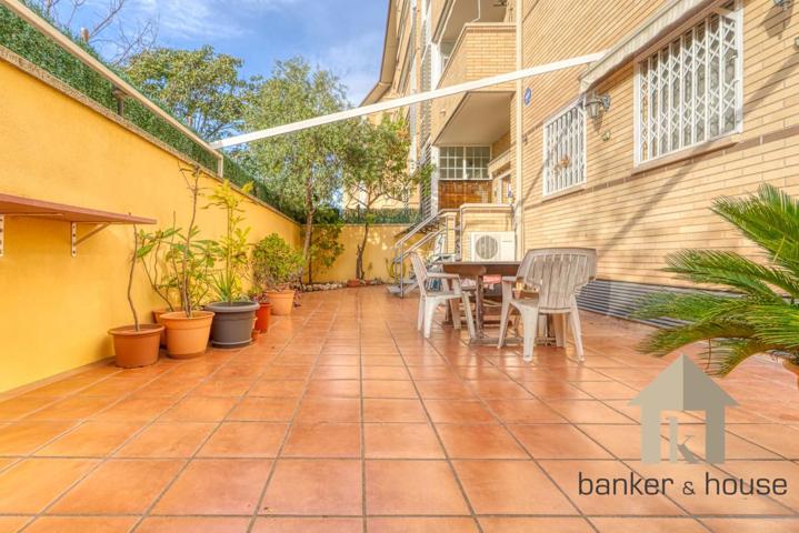 Planta baja con 96 m² útiles, terraza de 60 m², 3hab dobles y parking. Pinetons. photo 0