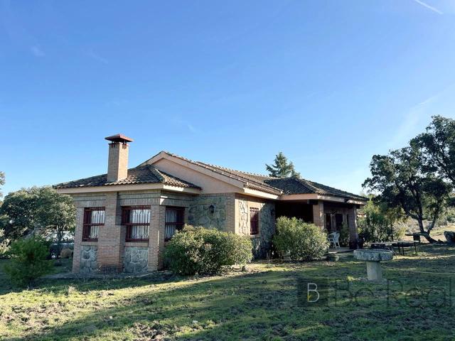 CHALET INDEPENDIENTE DENTRO DE 51 HECTÁREAS DE TERRENO VALDEMORILLO (MADRID). photo 0