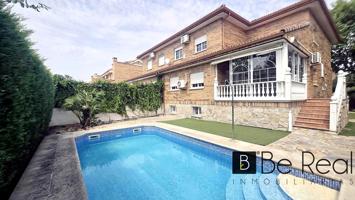 EN VENTA CHALET PAREADO CON PISCINA, EN VILLANUEVA DE LA CAÑADA (MADRID). photo 0