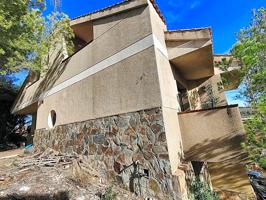 Casa - Chalet en venta en Torrelles de Llobregat de 155 m2 photo 0