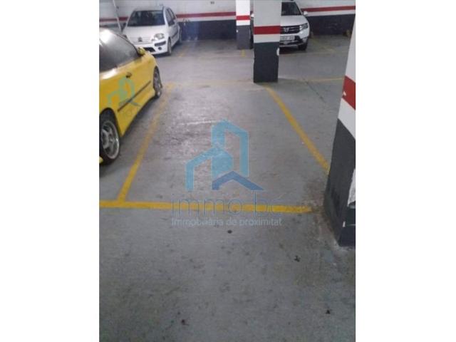 Parking Subterráneo En venta en Reus photo 0