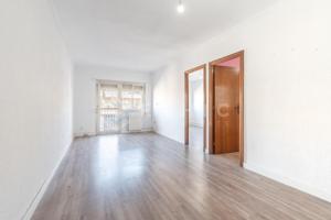 Piso En venta en Gavarra, Cornella De Llobregat photo 0