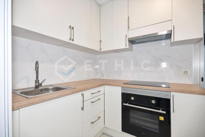 Planta Baja En venta en Les Roquetes, Barcelona photo 0