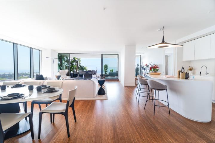 Vivir el Mar desde las Alturas: Exclusiva Residencia con Terraza Panorámica en Torre Antares photo 0