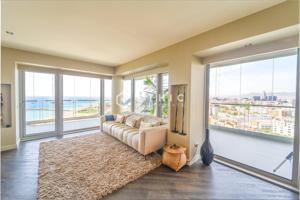 Exclusiva vivienda con vistas panorámicas a mar, ciudad y montaña en la privilegiada orientación sureste. photo 0