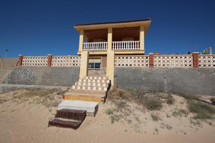 Espectacular chalet con acceso desde la playa de Guardamar del Segura, Costa Blanca photo 0