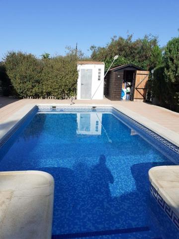 Fantástico chalet con piscina privada en Guardamar, Alicante, Costa Blanca photo 0