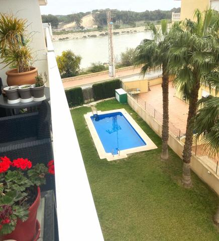 Apartamento con piscina comunitaria en el Puerto Deportivo en Guardamar, Costa Blanca photo 0