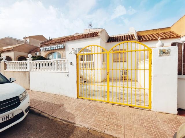 Fantástico adosado de dos plantas con licencia turística en Torrevieja, Alicante, Costa Blanca photo 0