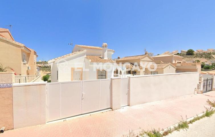 Fantástico chalet con piscina privada en Ciudad Quesada, Alicante, Costa Blanca photo 0