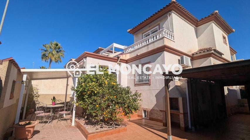 Fantástico semiadosado en la Urbanización La Marina, Alicante, Costa Blanca photo 0