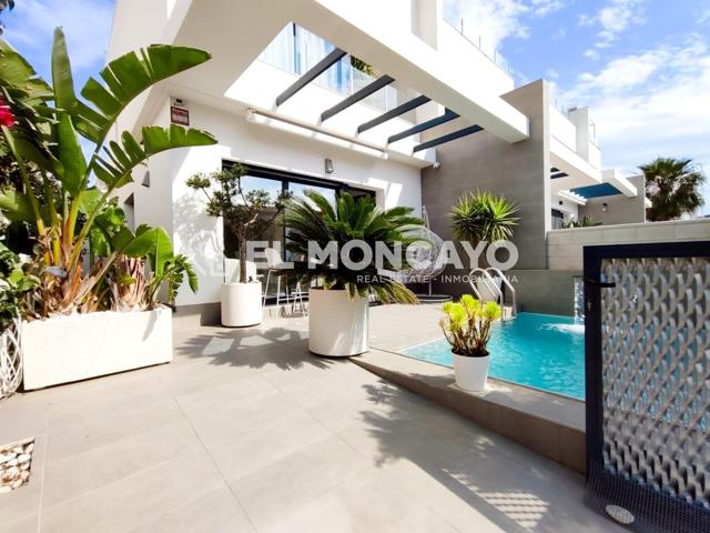 Fantástico chalet independiente con piscina privada en Villamartín- Orihuela Costa, Alicante photo 0