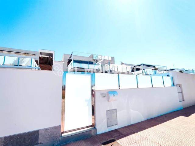 Fantástico chalet semiadosado con piscina privada en Daya Vieja, Alicante, Costa blanca photo 0