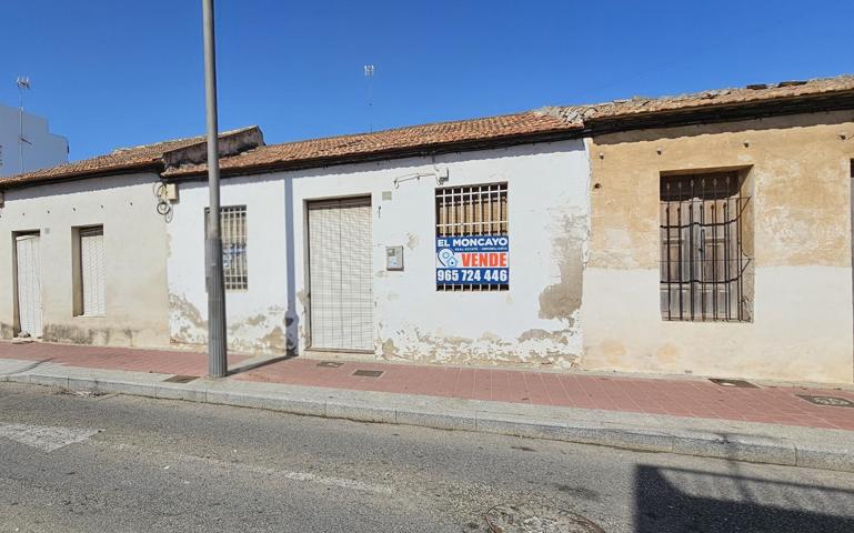 Propiedad con parcela en el centro de Guardamar para reformar o para obra nueva. photo 0