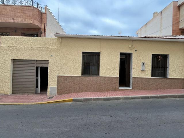 Impresionante casa baja con vistas al castillo de Guardamar del Segura, Alicante, Costa Blanca photo 0