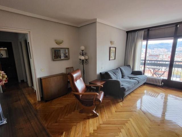 VENTA VIVIENDA EN EL EDIFICIO REINA VICTORIA EN AUTONOMIA photo 0