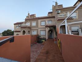 BUNGALOW EN URBANIZACION EN ALQUILER photo 0