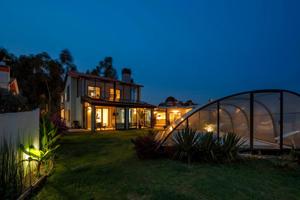 ESPECTACULAR CHALET EN CANGAS DEL MORRAZO photo 0