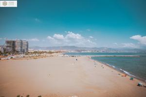 PRECIOSO PISO REFORMADO EN PRIMERA LÍNEA DE PLAYA photo 0