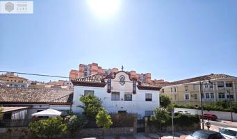 Exclusiva Casa Centenaria con Encanto Arquitectónico y Ubicación Privilegiada en Málaga photo 0