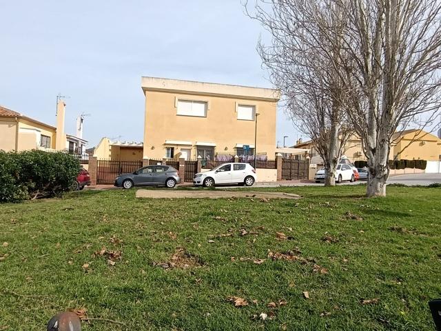 Villa En venta en Roquero photo 0