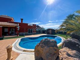 Villa En venta en Vera photo 0
