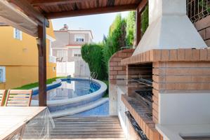 CASA CHALET UNIFAMILIAR CON PISCINA, A 600 MTS. DEL MAR, PLAYA DE DAIMUS (VALENCIA) photo 0