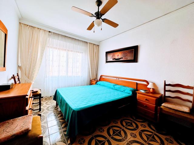 Luminoso y amplio piso en venta en Grau de Gandia, frente al Polideportivo photo 0