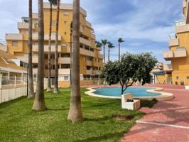 Venta de piso en Urbanización de Roquetas de Mar- con terraza y piscina photo 0