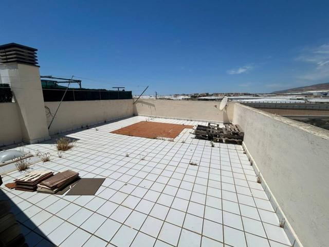 PISO AMPLIO CON SOLARIUM Y TRASTERO EN EL PARADOR DE LAS HORTICHUELAS photo 0