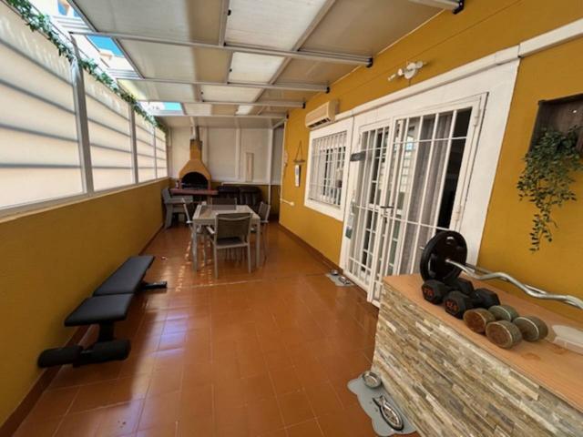 Venta de piso con terraza esquinera en la zona de las Salinas en Roquetas de Mar (junto a CC Gran Plaza y Auditorio) photo 0