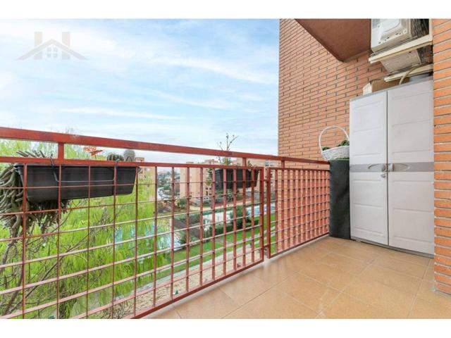 Piso en venta en avenida de los Sauces, 49 photo 0