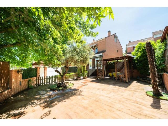 Chalet adosado en venta en travesía de las Encinas, 50 photo 0